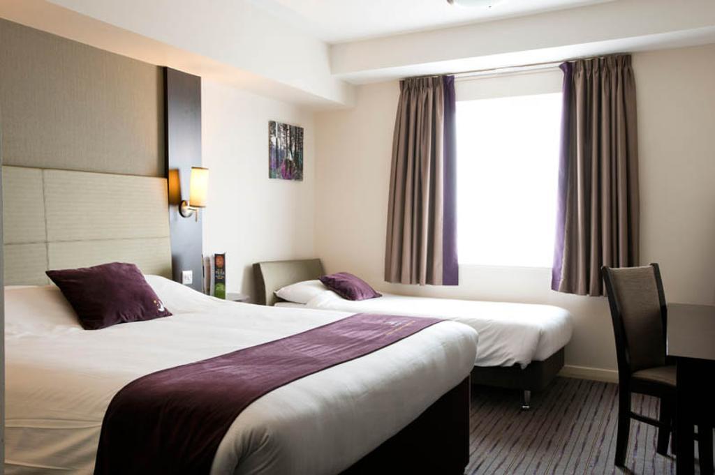 Premier Inn Dundee North Room photo
