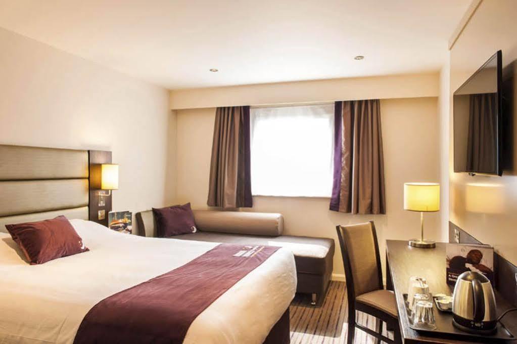 Premier Inn Dundee North Exterior photo